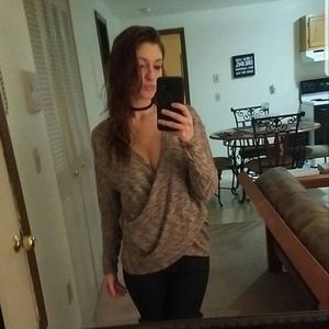 ✦SOLD✦ Gray fashion nova top